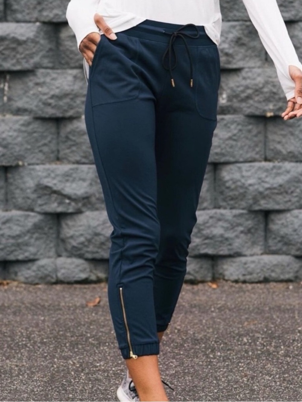 Women's Navy Drawstring Jogger Pants 🏡